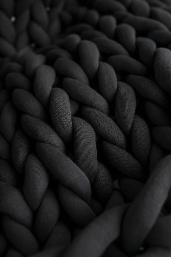 Chunky Knit Tube Yarn Blanket Black 65