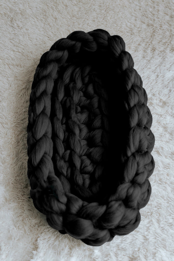 Chunky Knit Baby Nest Black 012