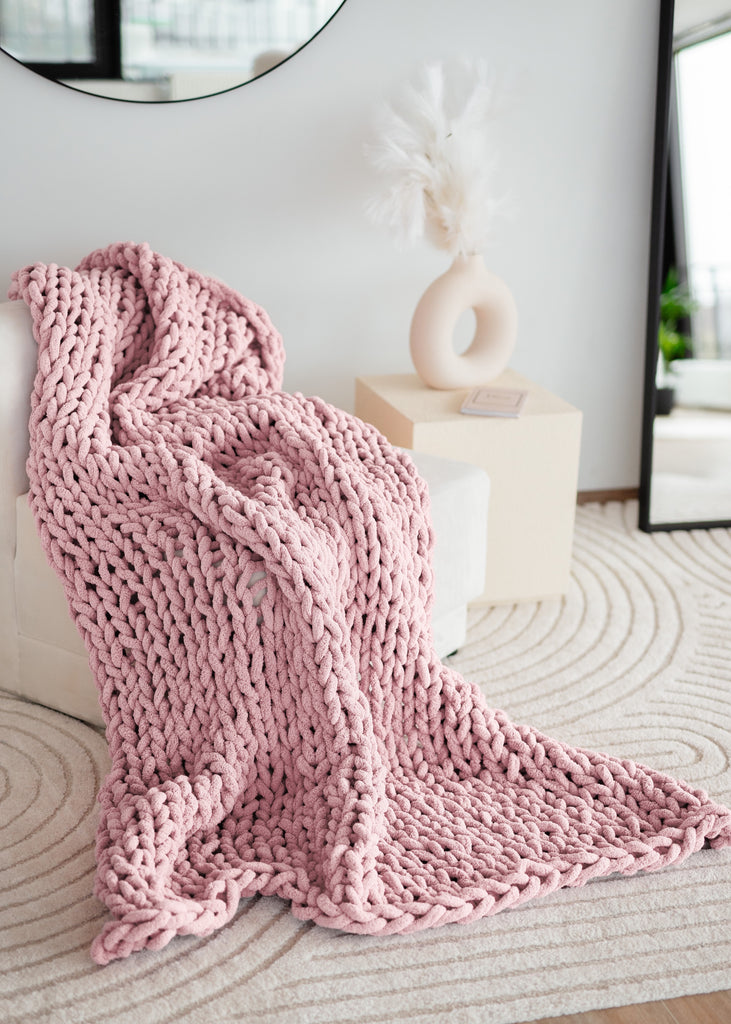 Chunky Knit Chenille Yarn Blanket Baby Pink 1110