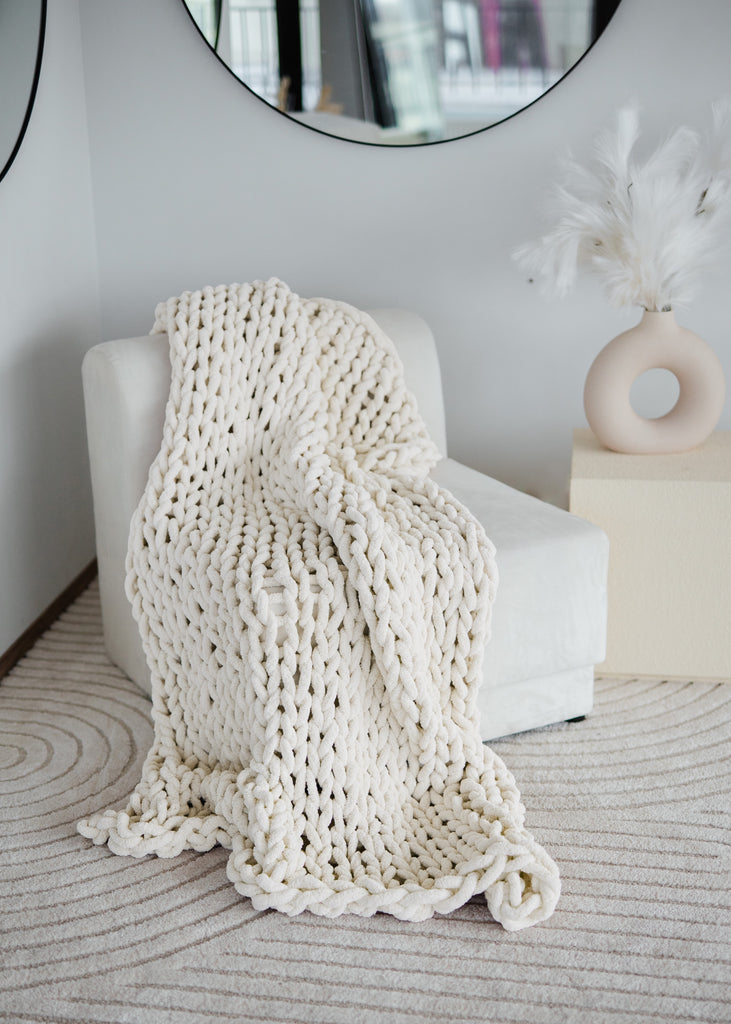 Chunky Knit Chenille Yarn Blanket Cream White 1095