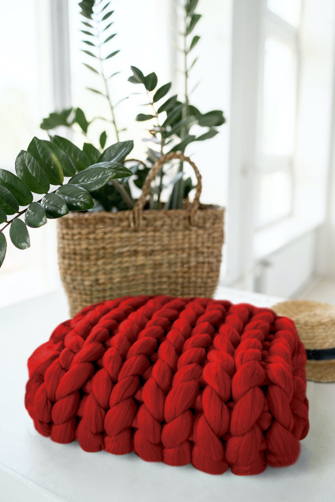Chunky Knit Cushion Decorative Throw Pillow Stockinette Stitch Red