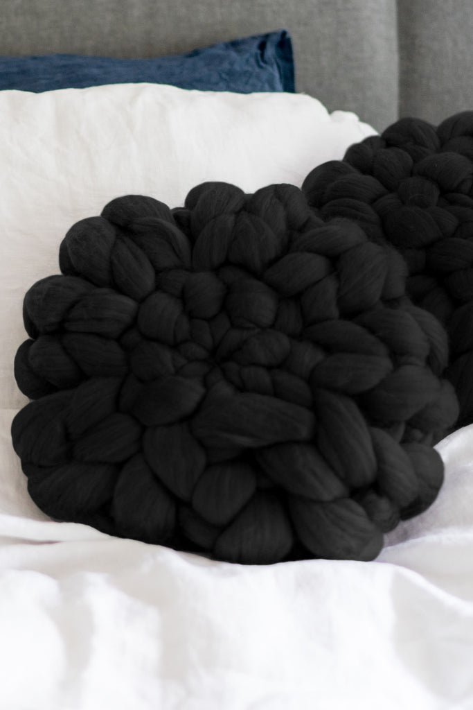 Chunky Knit Cushions Bed Throw Pillows Round Throw Pillow Black 11