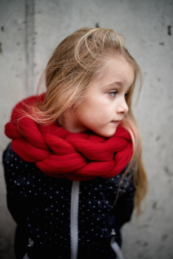 Chunky Knit Infinity Scarf Red