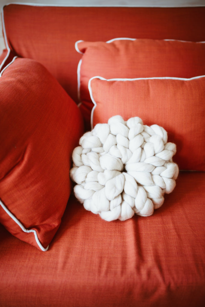 Chunky Knit Wool Cushion Round Throw Pillow White