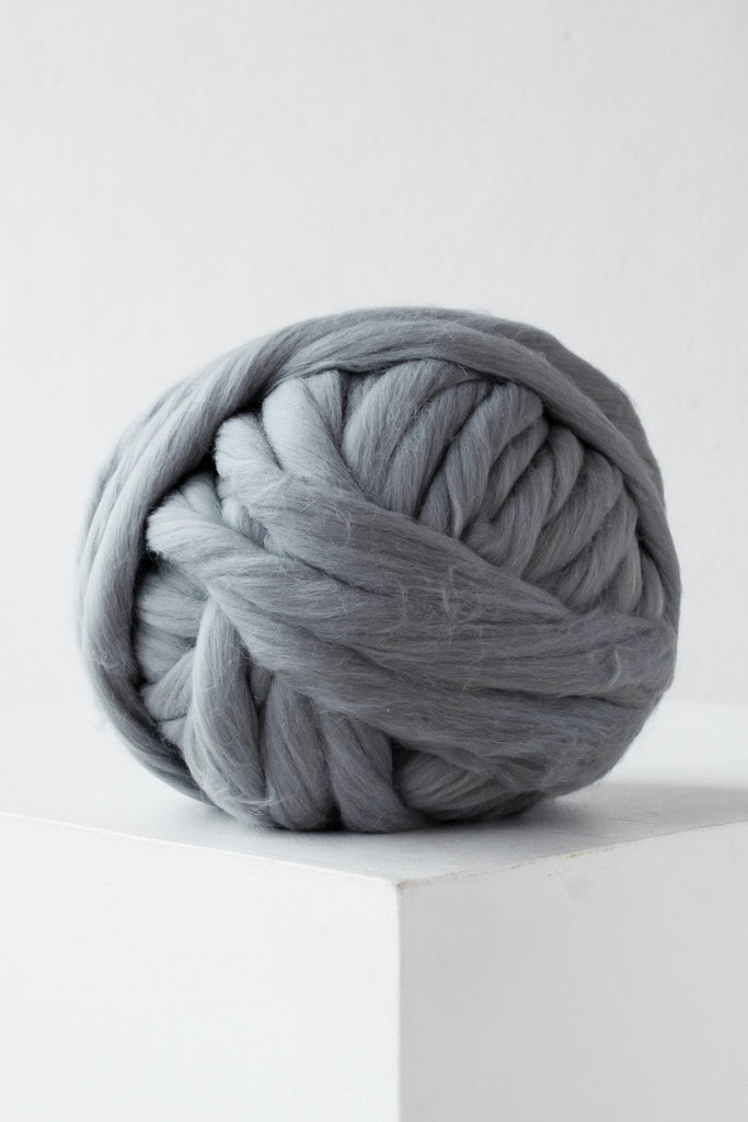Chunky Knit Yarn for Arm Knitting in Gray Color