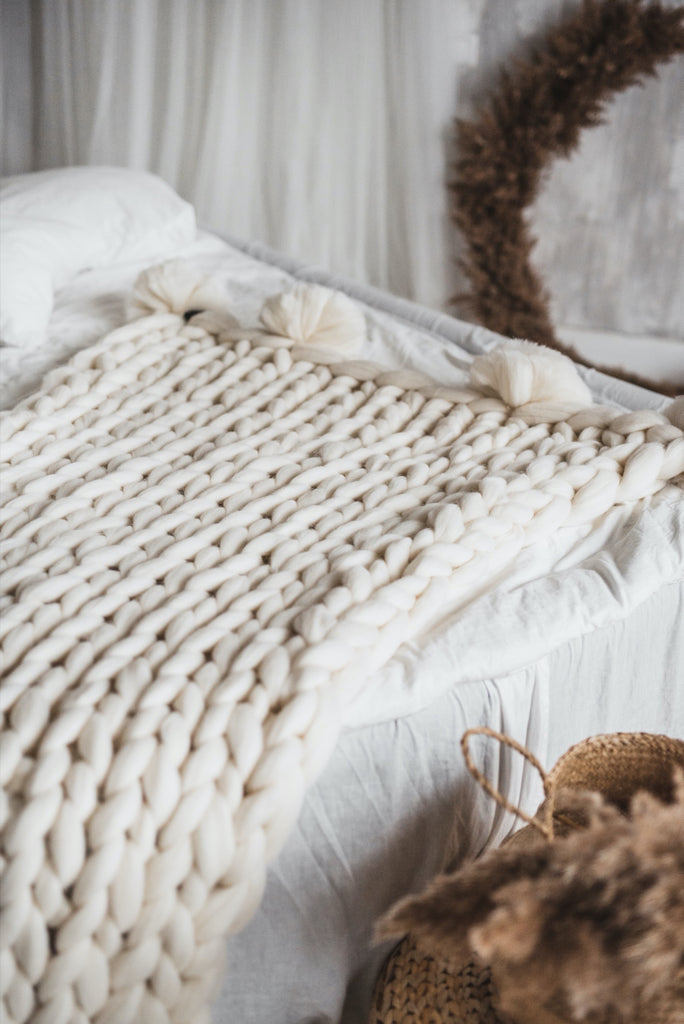 Merino Blanket Chunky Blanket Arm Knitted Pom Pom Chunky Knit Blanket Pom Pom Blanket White