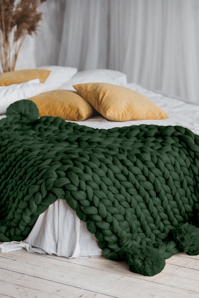 Merino Blanket Chunky Knit Throw Blanket Wool Blanket Pom Pom Chunky Knit Blanket Pom Pom Blanket Forest Green 01