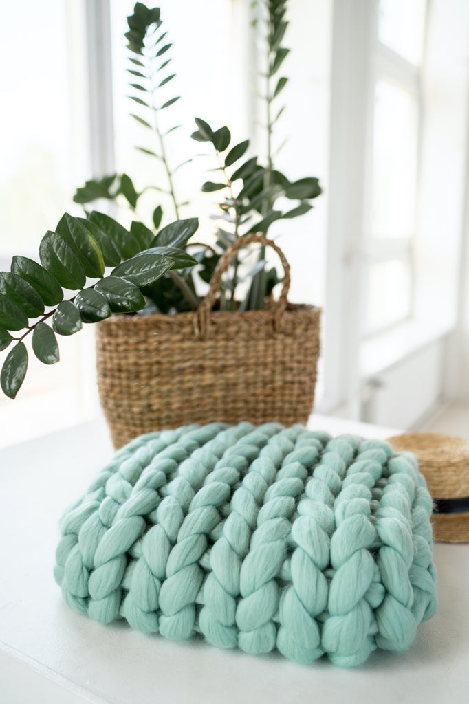 Throw Pillow Chunky Knit Cushion Throw Pillow Stockinette Stitch Mint